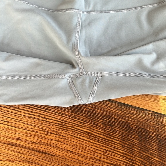 25” High-Rise Wunder Under Pants - Picture 4 of 5